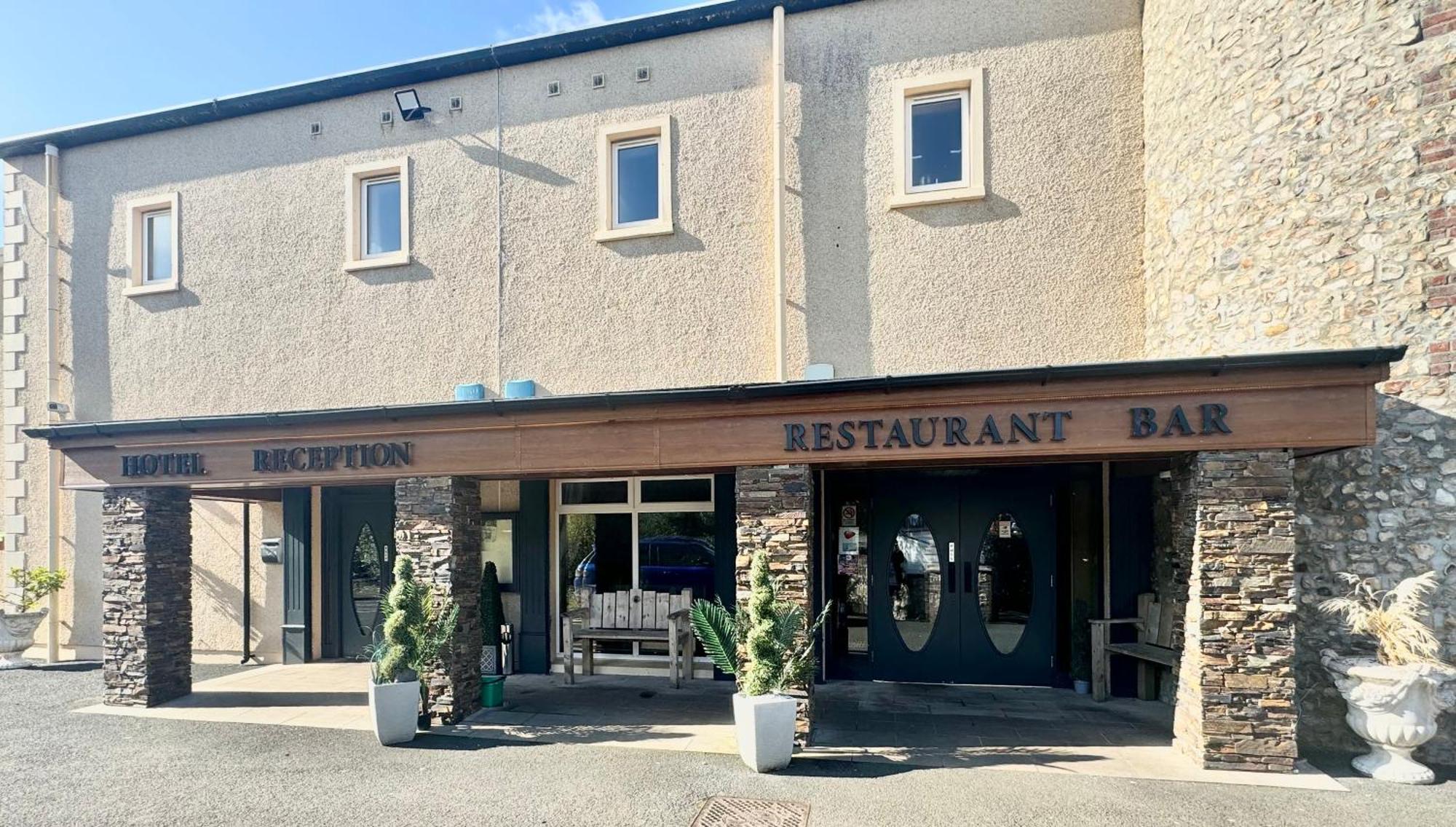 The Hedges Hotel Stranocum 외부 사진